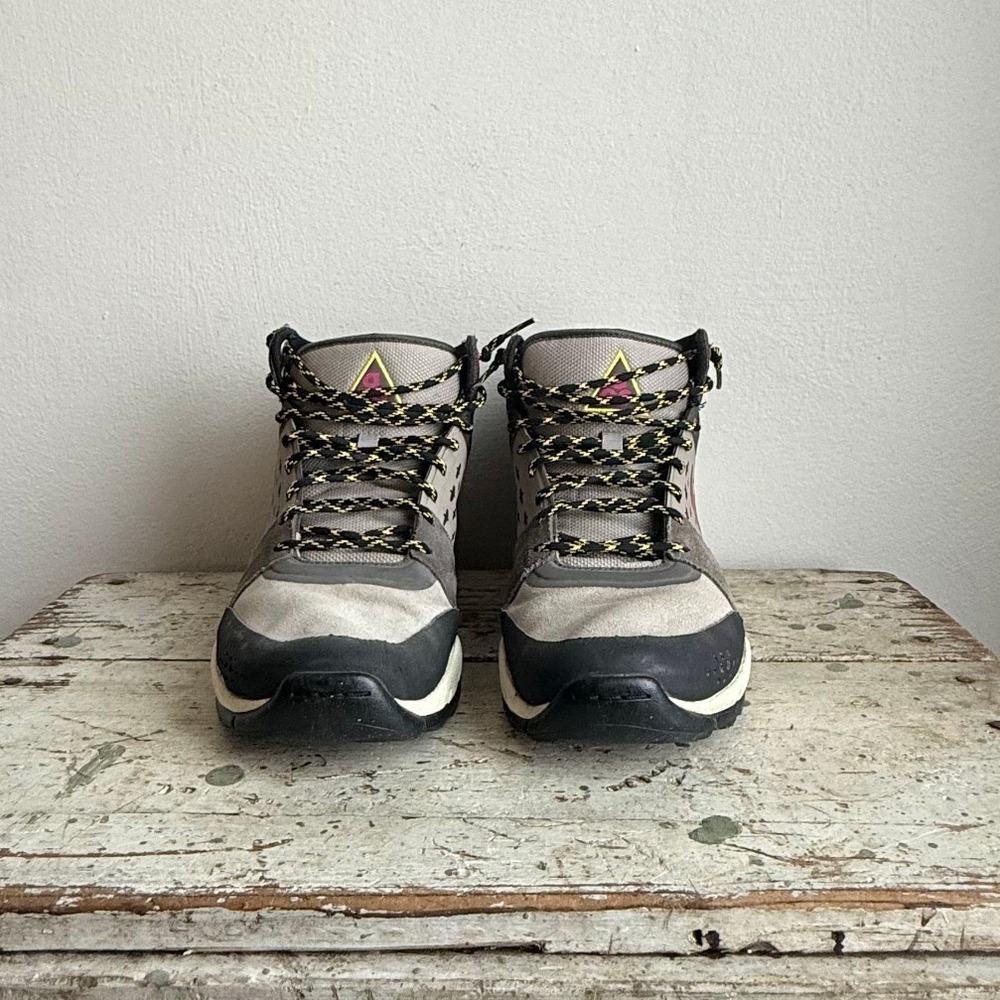 Rare Nike ACG Air Alder Mid Hiking Boots Grey Pink Brown 599660-060 Men's 11 - Picture 8 of 11